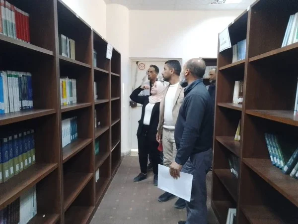 وفد جزائري يزور المكتبة المركزية بالجامعة لتعزيز التعاون الثقافي