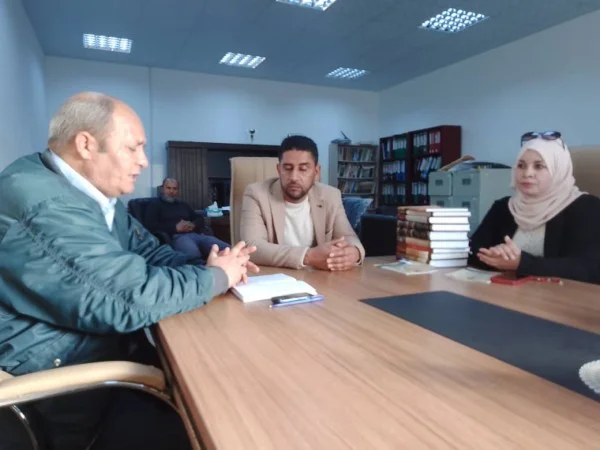 وفد جزائري يزور المكتبة المركزية بالجامعة لتعزيز التعاون الثقافي