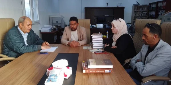 وفد جزائري يزور المكتبة المركزية بالجامعة لتعزيز التعاون الثقافي