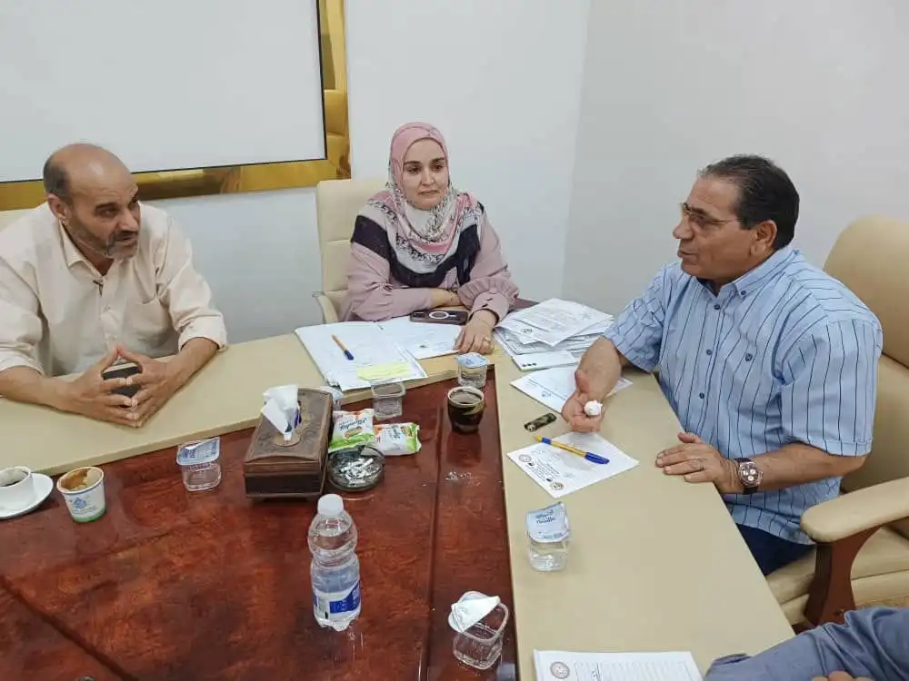 رئيس الجامعة يعقد اجتماعًا لمناقشة تطبيق قانون رقم 4 لسنة 2020م