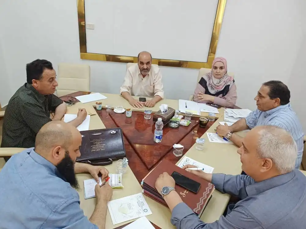 رئيس الجامعة يعقد اجتماعًا لمناقشة تطبيق قانون رقم 4 لسنة 2020م