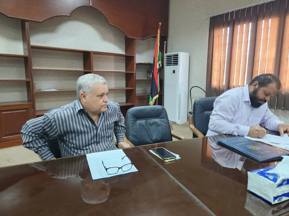 إجتماع مركز خدمة المجتمع والبيئة مع الأقسام التابع له بكليات الجامعة