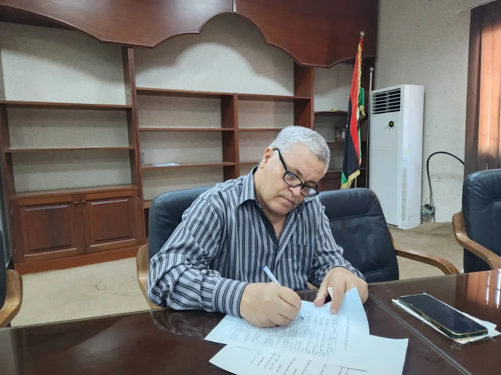 إجتماع مركز خدمة المجتمع والبيئة مع الأقسام التابع له بكليات الجامعة