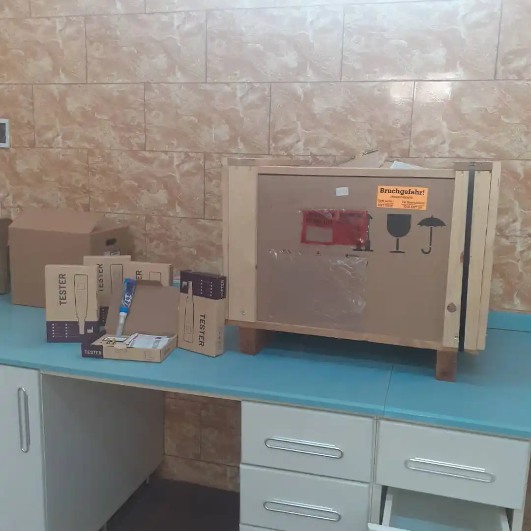 مكتب التعاون الدولي بالجامعة يستلم أجهزة بحثية
