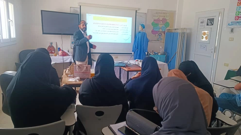 ورشة عمل علمية حول استراتيجيات تحسين جودة الرعاية الصحية