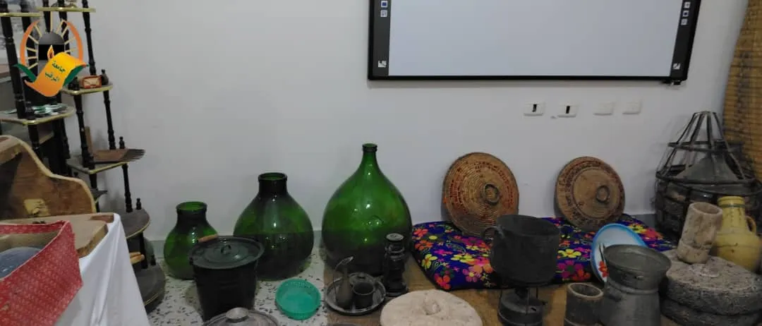كلية الآثار والسياحة بجامعة المرقب تحيي اليوم العالمي للتراث بندوة ومعرض ثقافي