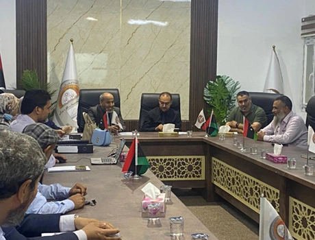 زيارة مدير إدارة ضمان الجودة بالجامعة رفقة أعضاء مجلس الجودة لبعض كليات الجامعة