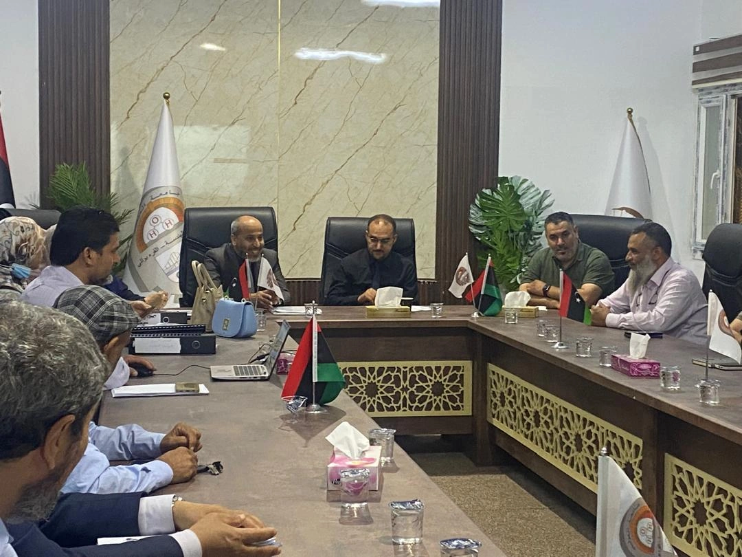 زيارة مدير إدارة ضمان الجودة بالجامعة رفقة أعضاء مجلس الجودة لبعض كليات الجامعة