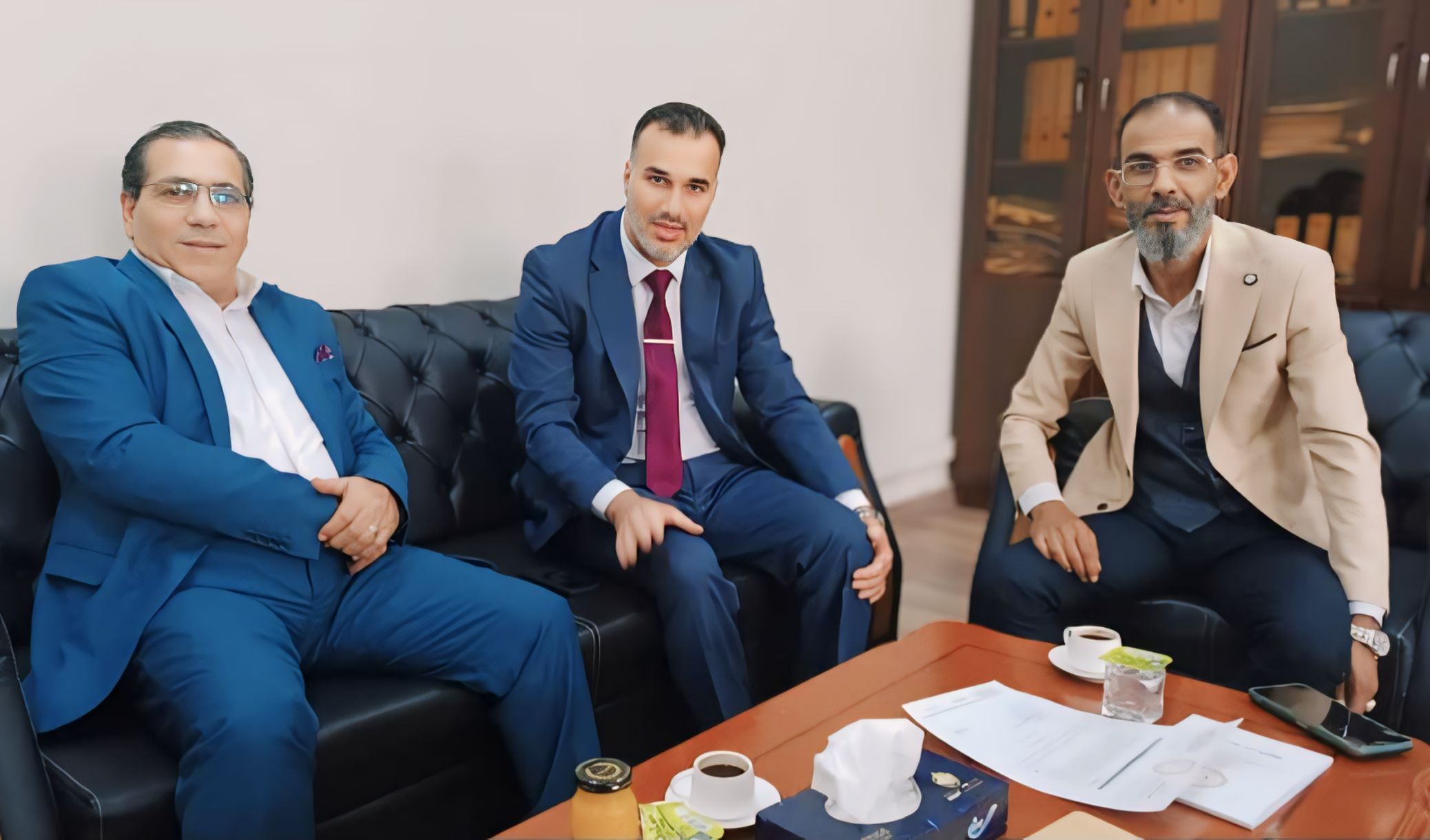 رئيس الجامعة يناقش مع وزارة التعليم العالي تركيب معامل جديدة وتطوير العملية التعليمية